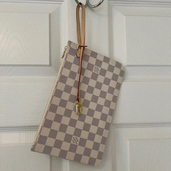 LOUIS VUITTON Zipped Pouch Damier Azur (NWOT) - Picture 10 of 10